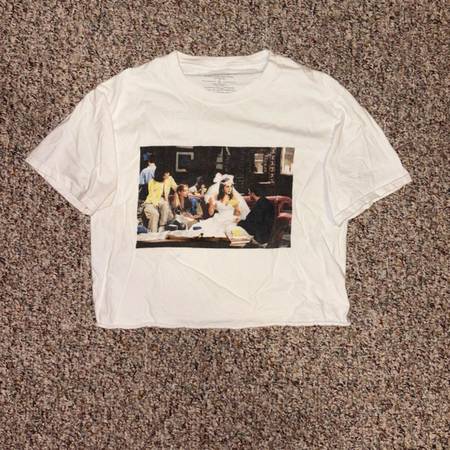 Friends Graphic Crop Tee 1