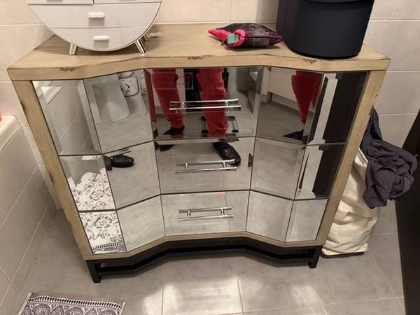 cabinet or chest 1