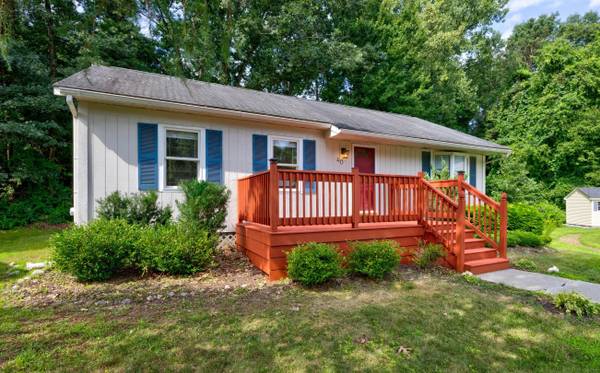 Easy living at this updated ranch in a maintenance-free community!
$900
Saratoga Springs Easy living at this updated ranch in a maintenance-free community!
$900
Saratoga Springs