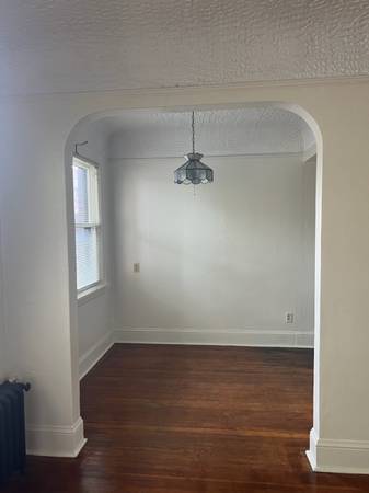 $1,175 / 475ft2 - Top Floor-Studio in Historical building - view to the east (Nob Hill and trendy NW 23rd)63999452169987121