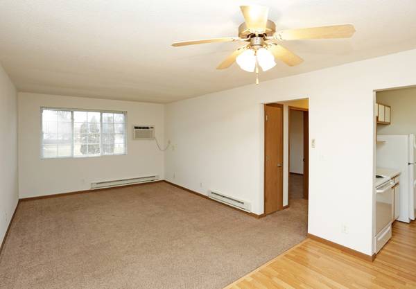 $797 / 2 habitaciones - 915 pies² - Todo lo que necesitas. ¡Todo aquí mismo!! $200 de descuento en alquiler mensual (CEDAR RAPIDS)63815083219587124