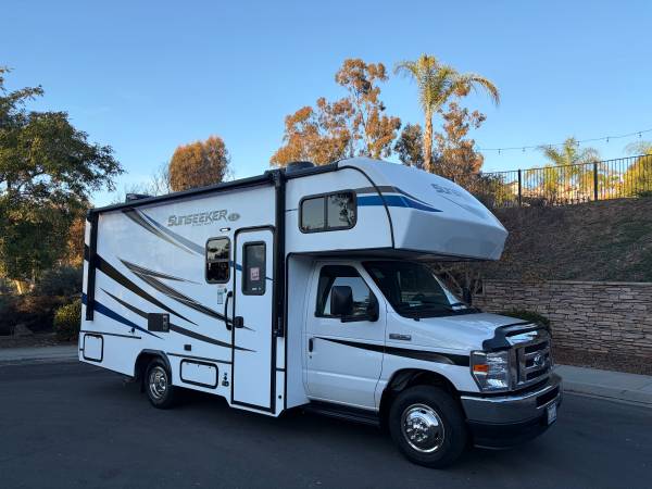 2021 24ft Forest River Sunseeker 1