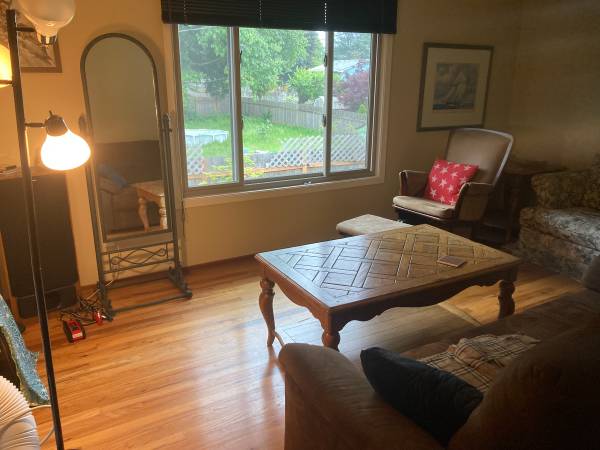 $850 / 4br - 144ft2 - Furnished room in beautiful home - Available 9/15 (NE Portland - West Gresham area)63831681427201121