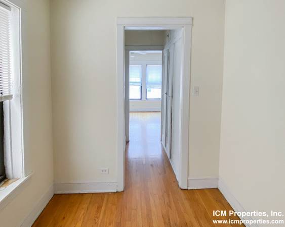 $1,495 Vintage Studio / Lakeview East / FREE HEAT & GAS (Lakeview)63898734529411122