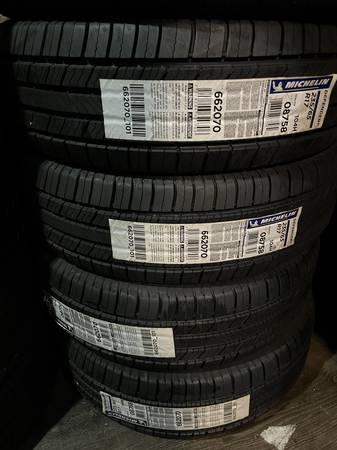 235/65/17 MICHELIN SET 100% 1