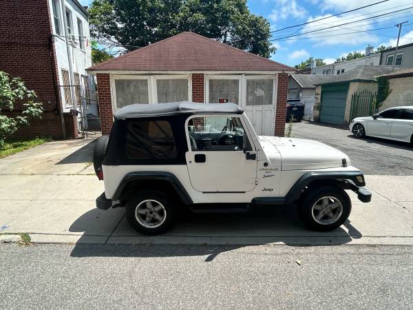 1998 jeep Wrangler sport 4x4 - $5,450 (Ridgewood)63618003865345122