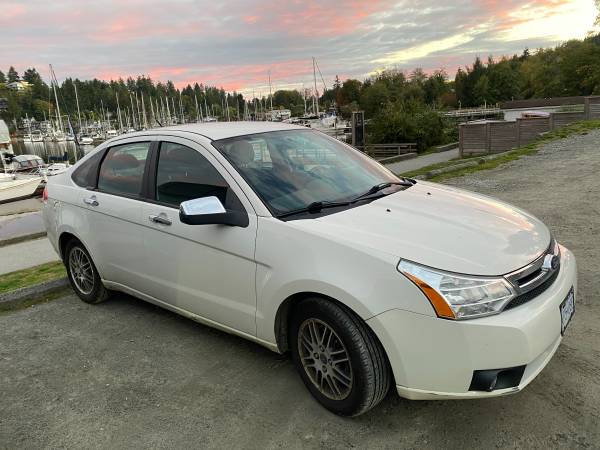 2011 Ford Focus SE Manual 1