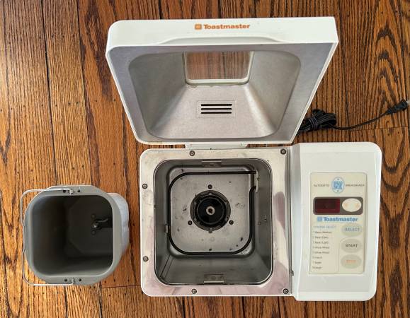 BREADMAKER. MACHINE 1