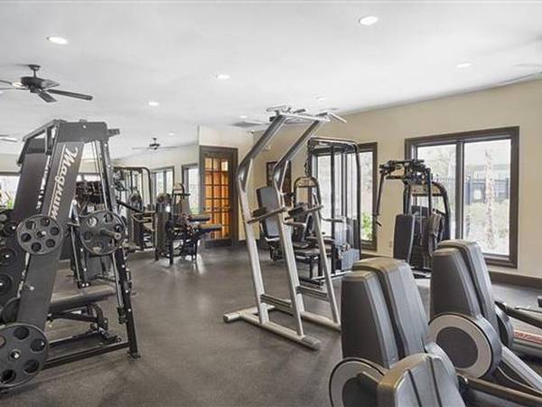 3034 $ / 2 habitaciones - 1248 pies² - Barra de desayuno, Lavadora y secadora de tamaño completo, Socio Preferido de Wag! (Braintree)63360293016835121