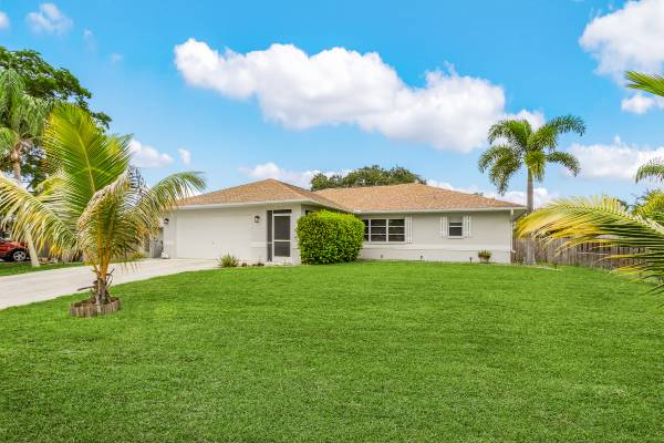 $450,000 / 3br - 1622ft2 - Su hogar soñado en Bonita Springs Fl. ¡Sin HOA, sin zona de inundación! (Bonita Springs, FL)63945496226050121