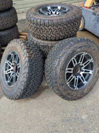 305 65 R18 Tires and wheels 1