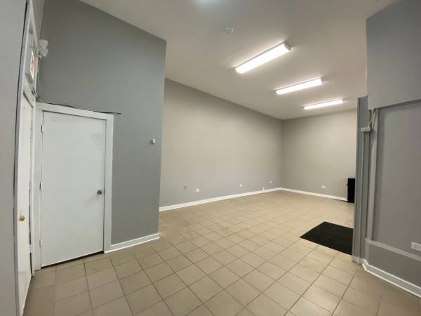 $650 $650/Commercial Store Front-(No Move in Fee)(9449 S Loomis, Chicago) (Chicago)64201217471747120