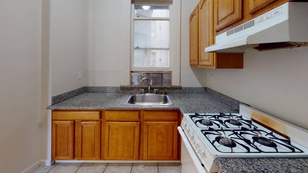 $1,845 Estudio Actualizado con Comodidades Modernas. Unidad #8 (centro / cívico / van ness)63686103589763122