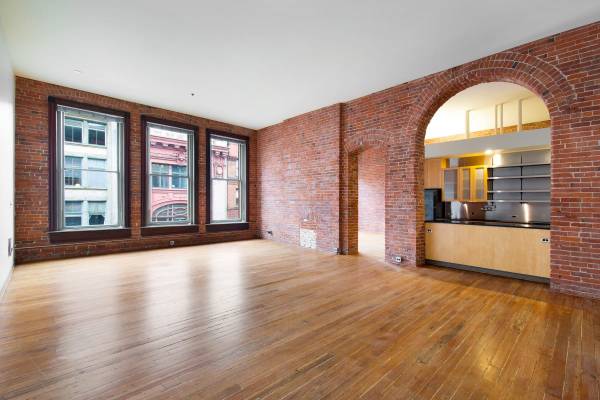 $2,200 / 625ft2 - On-Site Storage, Stainless steel elevator (111 1st Avenue South, Seattle, WA)63659466178305124