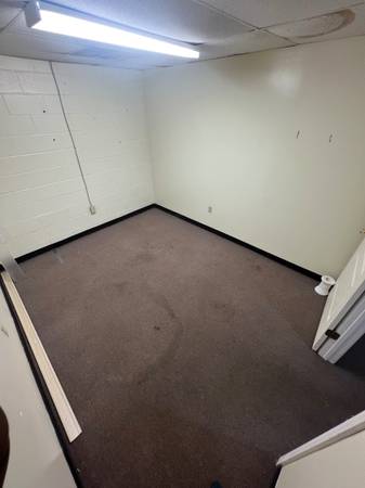 $445 / 215ft2 - Office , with exterior side and back entrance @Dollar general plaza (2109 Saint Andrews Street, Tarboro, NC)64183248824450122