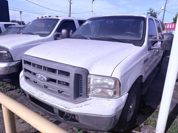 2003 Ford Excursion W/3rd Row of Seats , W/Low Mileage 1