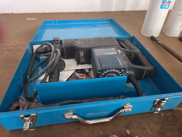 Bosch rotary hammer drill with core bits 1