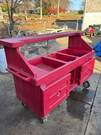 Cambro Portable Vending Station 1