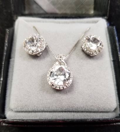 14k White Gold Over 3 Carat Crystal & Diamond NECKLACE & EARRINGS 1