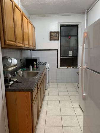 $1,000 / 1br - Room For Rent (New York)64033457668737123