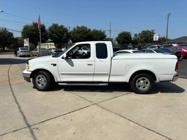 2002 Ford F-150 Lariat 4 - Photo 2