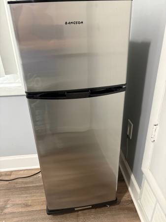 Small fridge 1