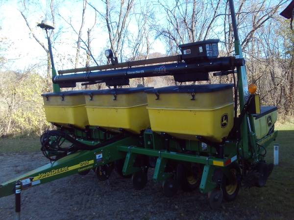 2012 JD Conservation corn planter 1