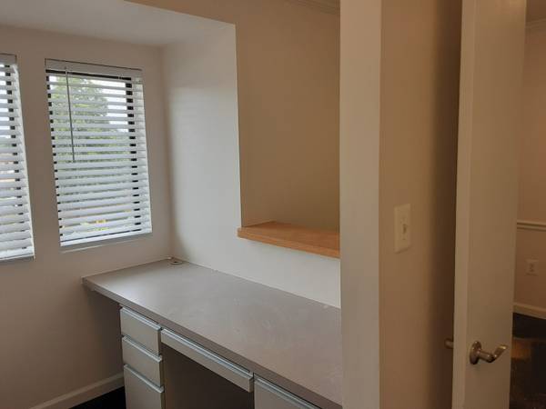 $1,200 Herndon Office For Lease - $1,200 (Herndon)63896395357571123