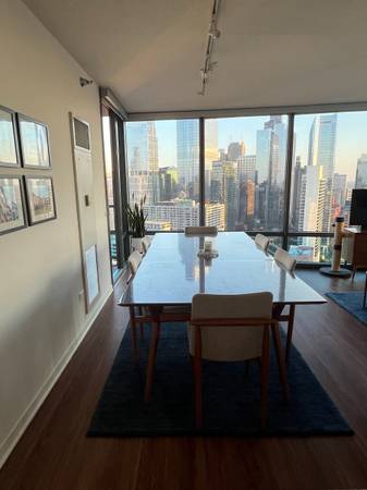 $3,382 / 2br - 1210ft2 - 2BR/2BA with Stunning Skyline Views – $3,382 (River North)63918414955011123