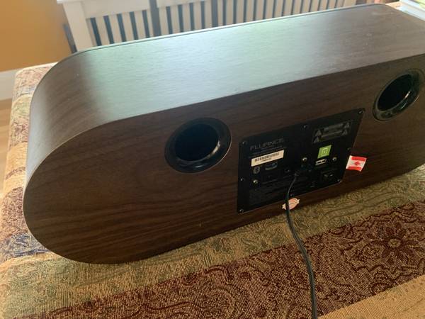 Fluance Fi50 Altavoz activo, Bluetooth, etc. - $85 (Jamaica Plain)63438935304833123