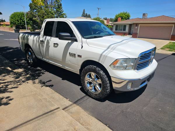 2015 dodge ram big horn crew cab v8 5.7 hemi 4x4 automático - $6,500 (Roseville)63619525687939121