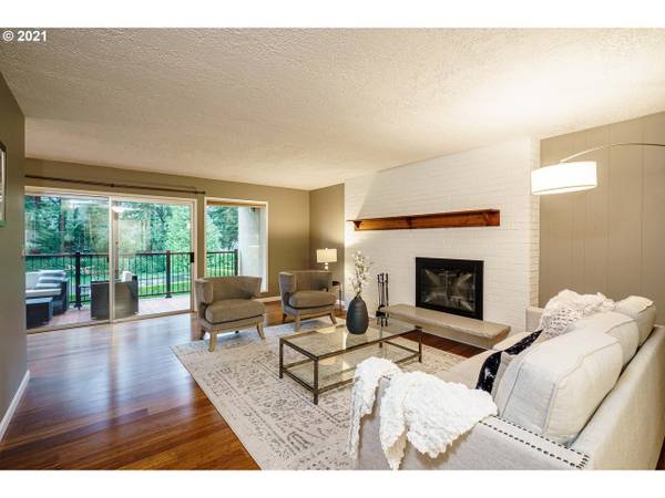 $2,718 / 2br - 1174ft2 - Ático contemporáneo de un nivel con 2 dormitorios y vistas al agua (Milwaukie)63831326421251122