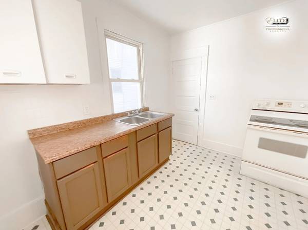 $780 / 2br - Comfortable 2-Bedroom Apartment in Old Town Lansing63620274656771122