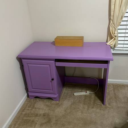 Student/Adult Desk 1