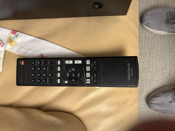 Insignia Bluetooth NS-STR514 2 Channel 200 Watt AM FM Stereo Receiver 1