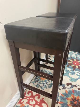 2 Padded 30” Black Seat H Barstools 15” Dos taburetes de bar - $60 (Milwaukee)63470460321283124