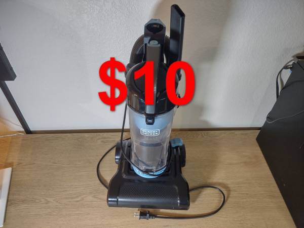 Black+Decker BDLCE102 Vacuum 1
