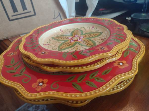 Pier 1 Julianna Plates 1