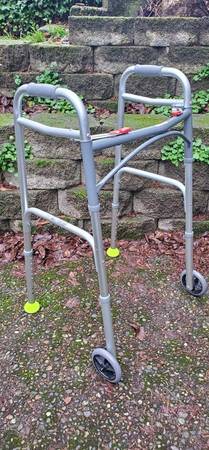 walker - $20 (kirkland)63470981560577121