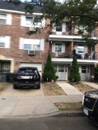 Multi 3 fam brick townhouse w/solid income potential.
$1,550,000
Queens Village Multi 3 fam brick townhouse w/solid income potential.
$1,550,000
Queens Village
