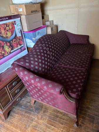 Irish Clawfoot Sofa 19th century 1