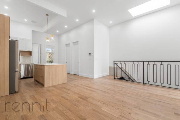 $4,800 / 4 habitaciones - ¡Nuevo💥Piso Entero Inmenso💥Lavadora/Secadora en la Unidad 💥Cada Habitación Tiene Balcón💥SIN COMISIÓN (Bushwick @ Trenes J y L en Halsey o Wilson Ave!)63854288394625122