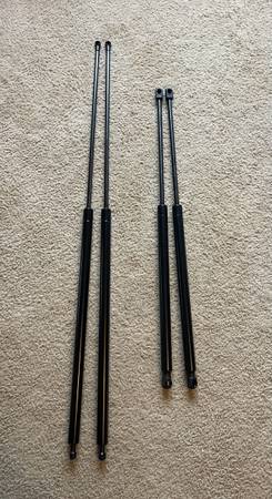 Gas / Hydraulic Struts 🚙 1