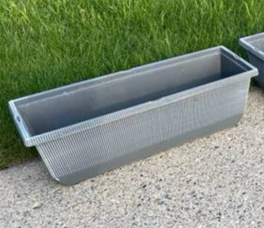 Gray Rectangular Planter 1