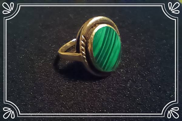 HIGH-QUALITY VINTAGE STERLING SILVER HANDCRAFTED MALACHITE RING $195 O 1