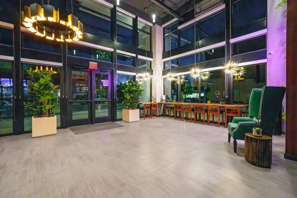 $1,672 / 1br - 573ft2 - Inviting /-Stunning Kitchen, Outdoor Courtyard Access (Tacoma)63808131232387122