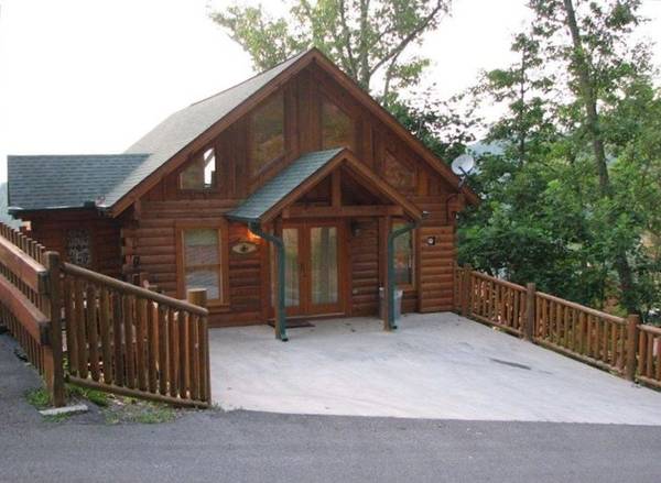 $190 / 2br - Luxury Log Home, Heaven's Window - Awesome Mountain Views (Bird Nest Way Sevierville)64148839720449120