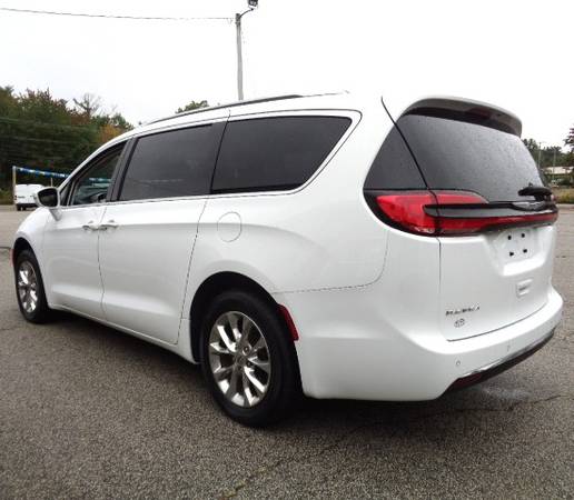 2021 Chrysler Pacifica Touring L AWD Touring MiniVan NAV Leather Clean - $19,990 (Hampton NH Route1)63470621060737124