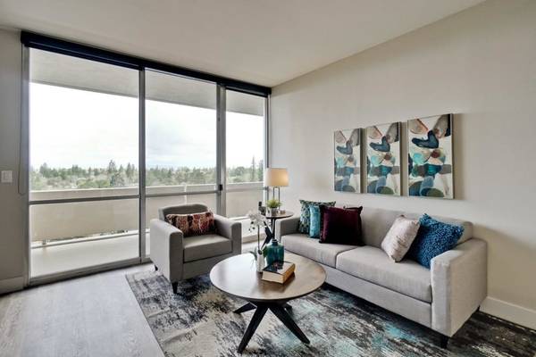 $5,916 / 2br - 945ft2 - Heated Swimming Pool Open Year Round, High Ceilings (palo alto)63852073231491123
