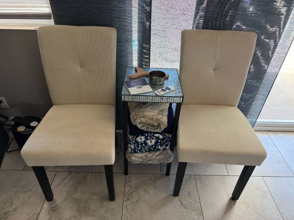 2 kitchen table chairs 1